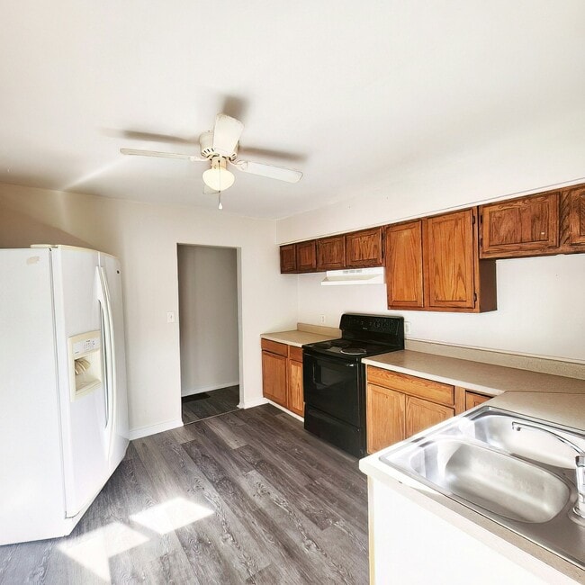 Building Photo - 2193 Bancroft St