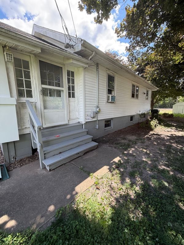 Building Photo - 326 E Sheen Ave