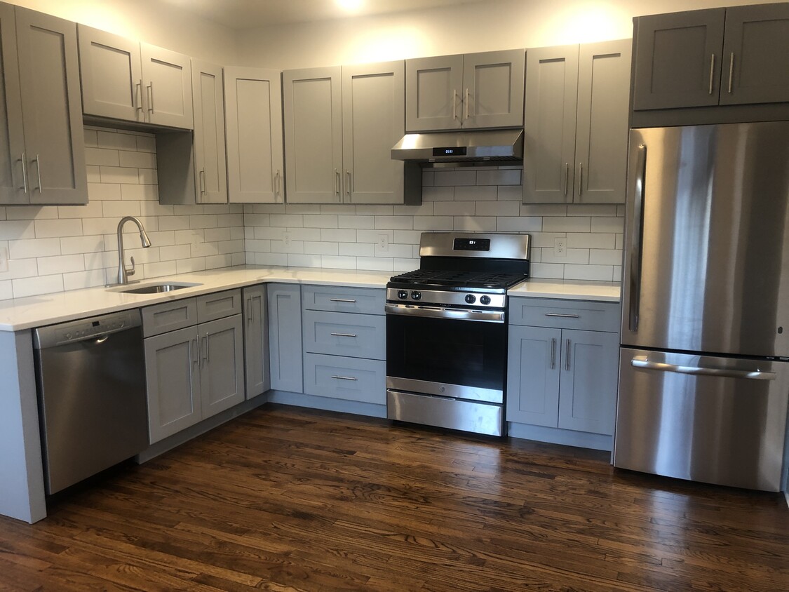 Kitchen - 1 Walnut Ave