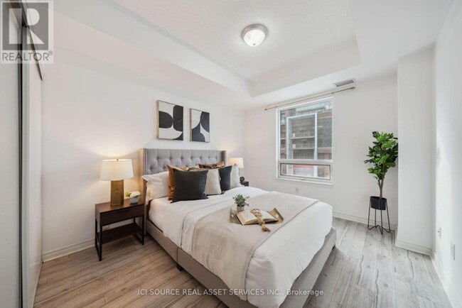 Photo du bâtiment - 385 Prince of Wales Dr