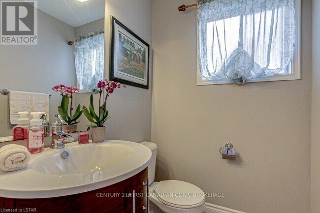 Photo du bâtiment - 91 Meadowridge Rd