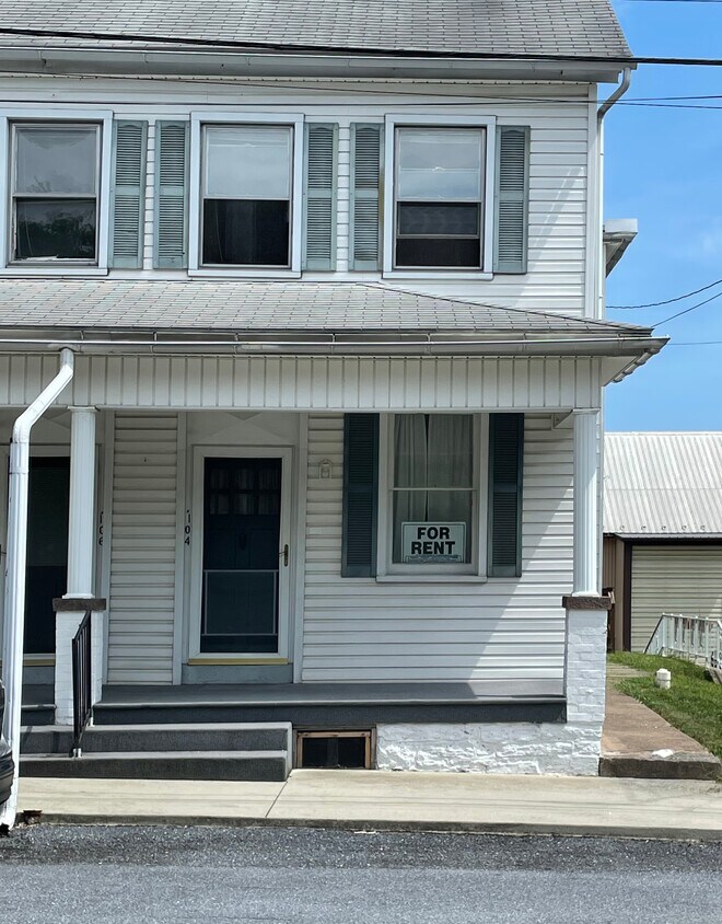 Foto principal - 104 N Carpenter St