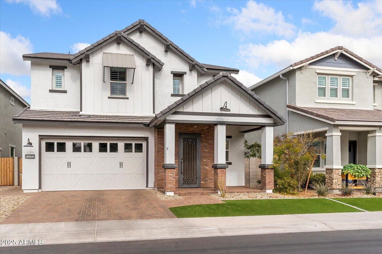 Foto principal - 1332 E Sierra Vis Dr