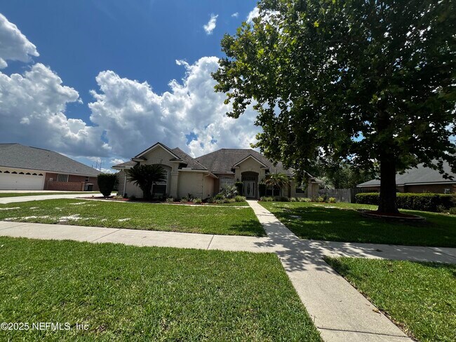 Foto del edificio - 10310 Hamlet Glen Dr