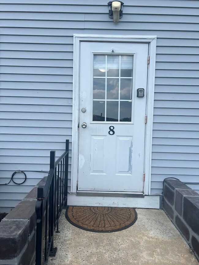Building Photo - Wernersville 2 bedroom condo