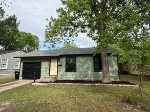 Building Photo - 1409 S 35th St