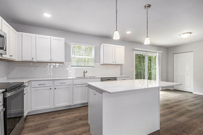 Building Photo - 117 Iris Ct