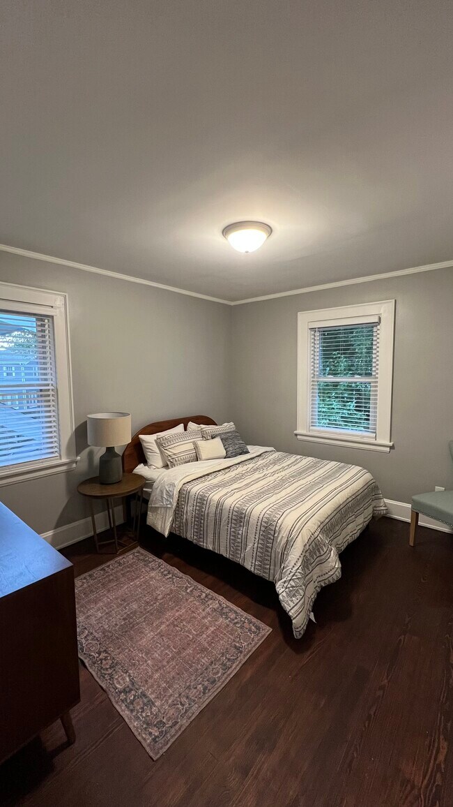 Dormitorio 1 - 3044 Minot Ave