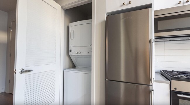 Photo - 688 N LaSalle St Apartment