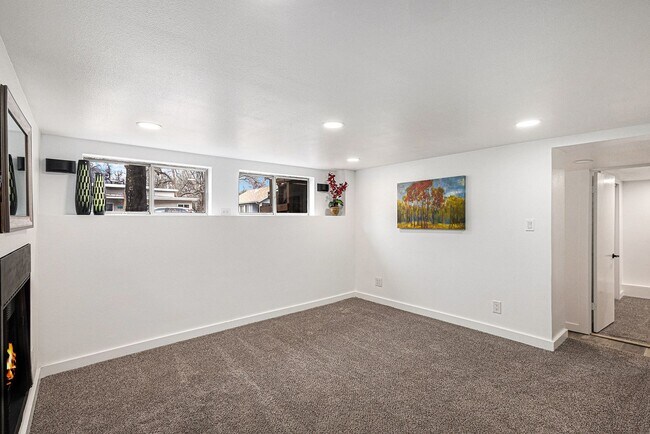 Foto del edificio - 225 N Cedar St