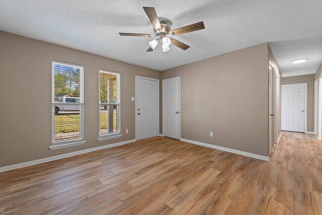 Foto del edificio - 3 BD, 2 BA, Home