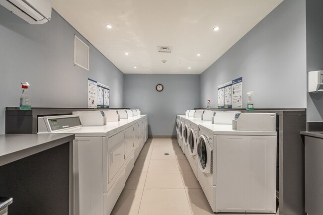 Photo du bâtiment - 4800 Maisonneuve Blvd W