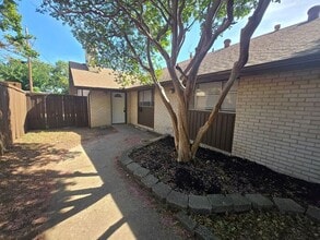 Building Photo - 13439 Blossomheath Ln
