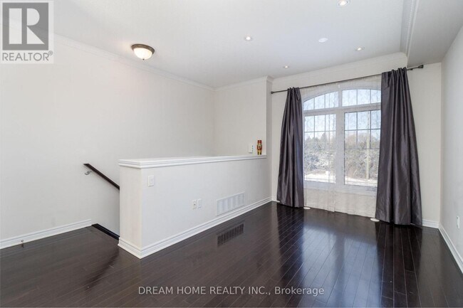 Photo du bâtiment - 31 Dundas Way