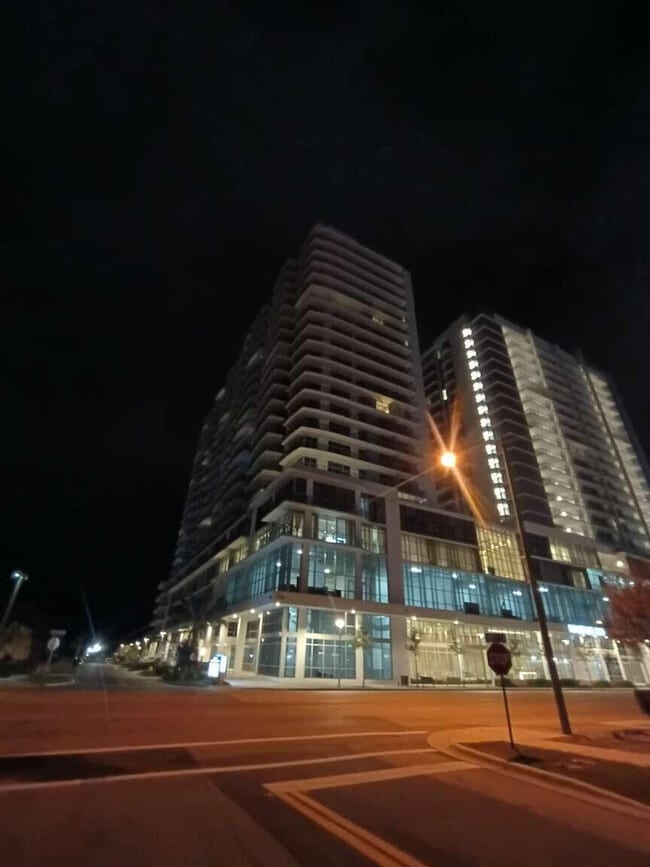 Building Photo - 220 Lake Shore Dr