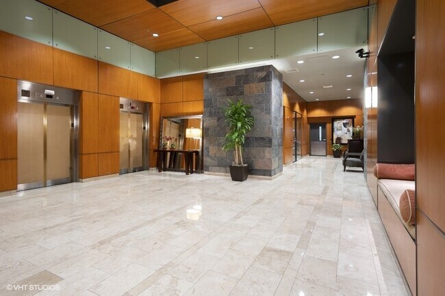 Foto del edificio - 208 W Washington St