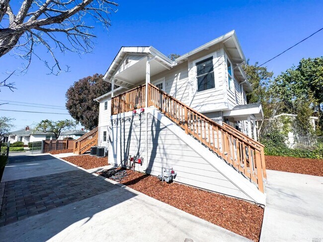 Building Photo - 1418 Northside Ave