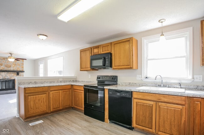 Foto del edificio - 8715 Timberwood Dr