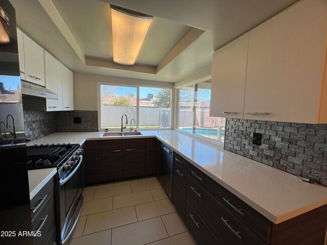 Building Photo - 7229 N 41st Dr