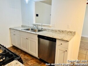 Building Photo - 5139 Sagamore Dr