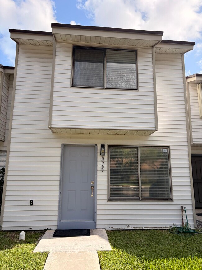 Foto del edificio - 9825 NW 37th St
