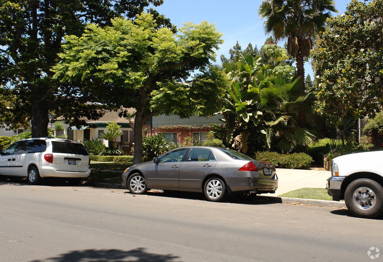 Accessible street parking - 830 C Ave