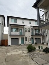 Building Photo - 417 Cleveland St