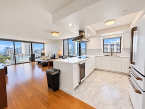 Building Photo - 1551 Ala Wai Blvd