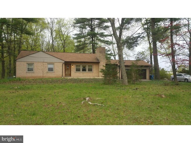 Building Photo - 2033 Bedminster Rd