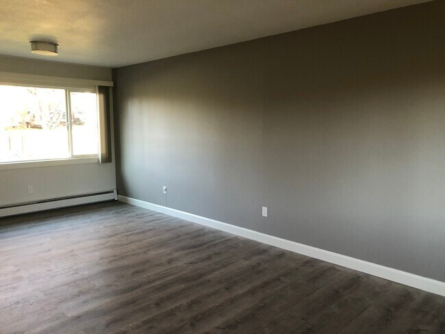 Building Photo - 7939 Wisteria St
