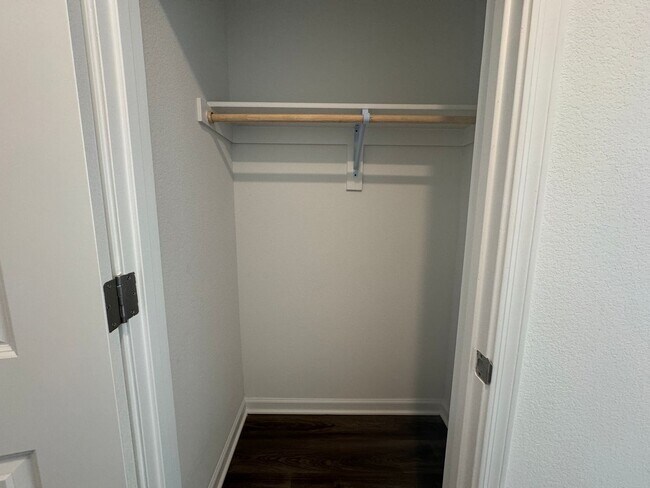 Foto del edificio - Brand New 4 BR home near Rotary Park, Colo...
