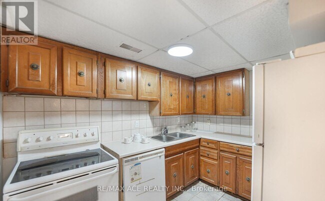 Photo du bâtiment - 90 Monk Crescent