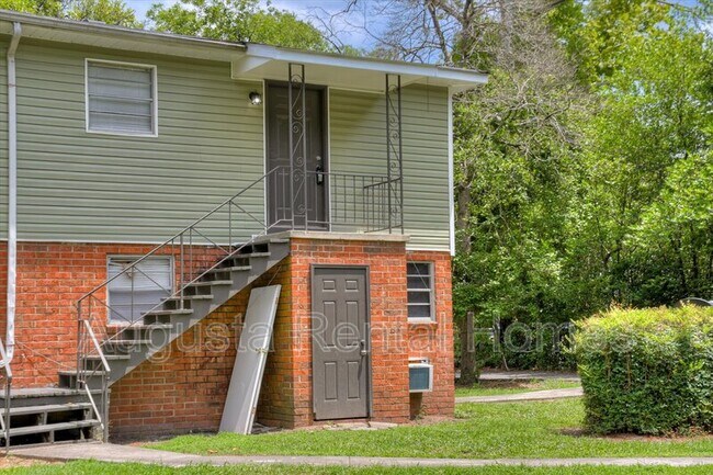 Building Photo - 320 A Verdery Drive