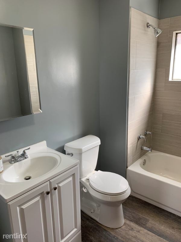 Building Photo - 4 br, 1 bath House - 3300 Spruce Ave