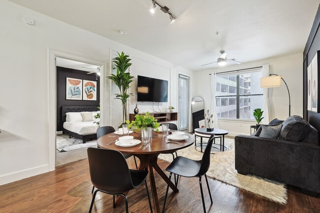 Building Photo - 5445 Town and Country Blvd