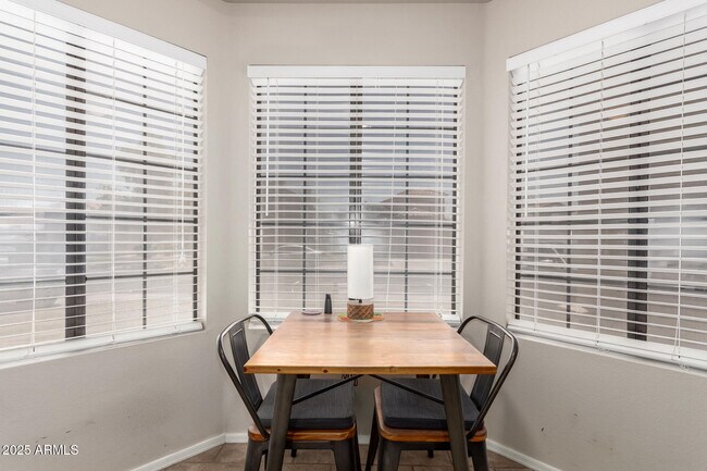 Foto del edificio - 4534 E Tanglewood Dr
