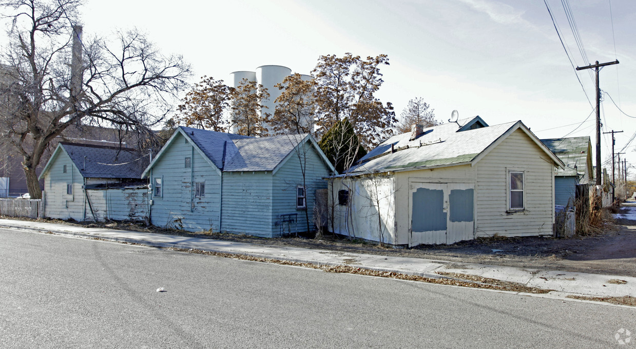 Primary Photo - 204 E Main St