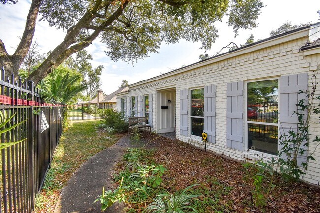 Building Photo - 9235 Pecos St