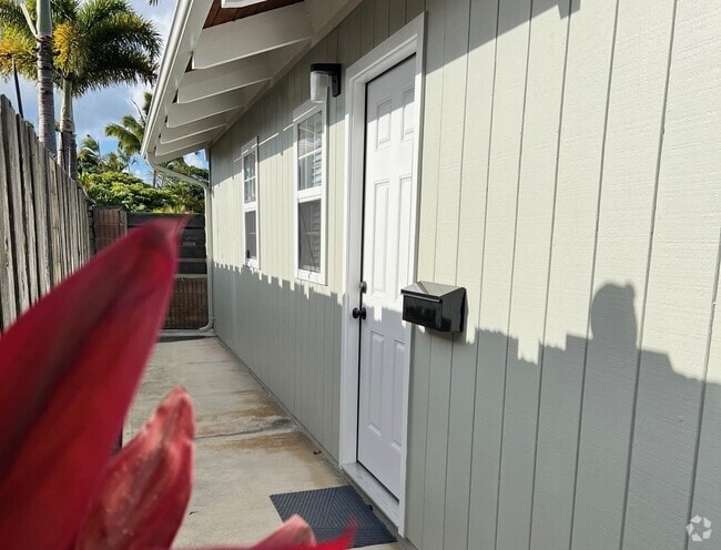 Building Photo - 527 Paopua Pl