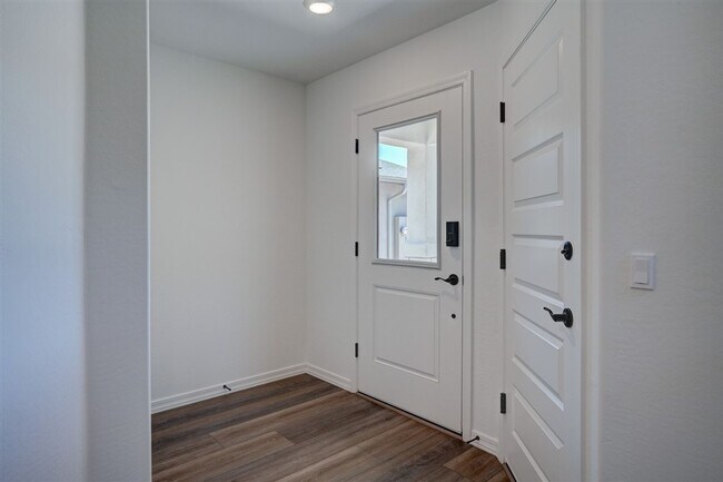 Foto del edificio - Brand new home! 3 bedroom, 2.5 bathroom in...