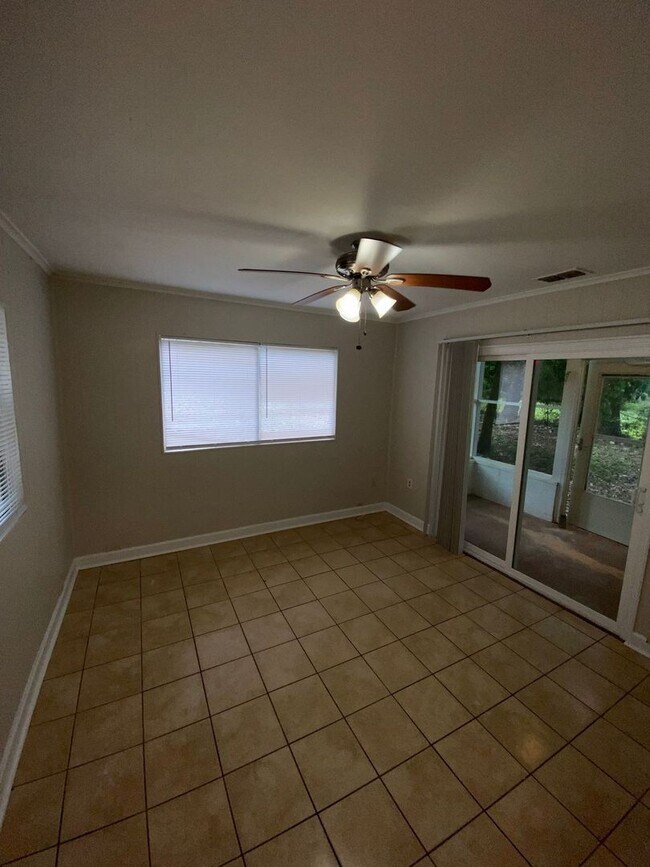Foto del edificio - Charming home with a New Kitchen, tile flo...