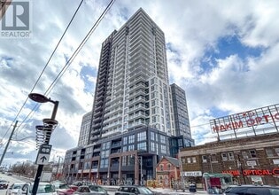 Building Photo - 286 Main St