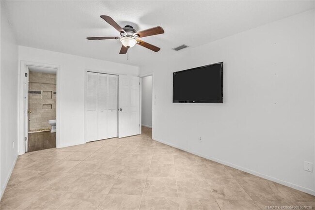 Foto del edificio - 1250 SE Petunia Ave