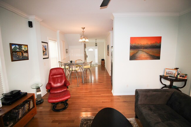Building Photo - Price Reduced!