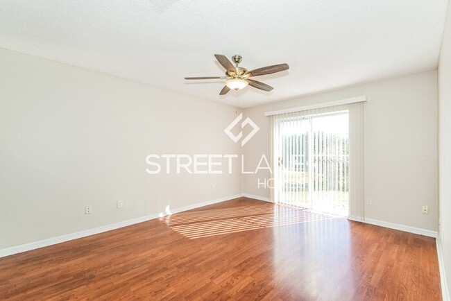 Building Photo - Spacious 4 bedroom home in Apopka!