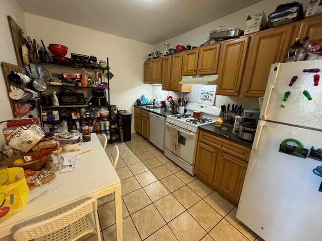 Building Photo - 19 Egremont St