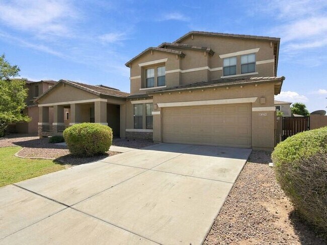 Building Photo - Gilbert 5-Bedroom Home with Pool, Loft & Primary Suite Downstairs – Minutes from Gilbert Regional...