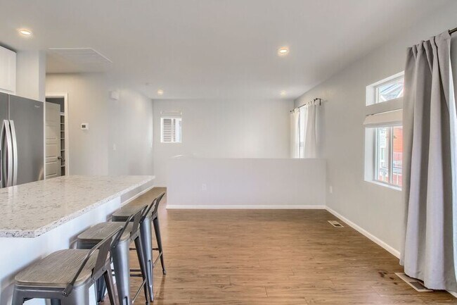 Foto del edificio - 17807 E 54th Ave
