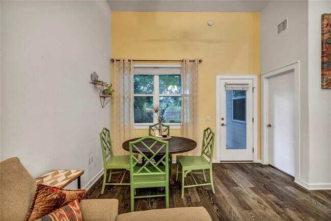 Building Photo - 8941 Parker Ranch Cir