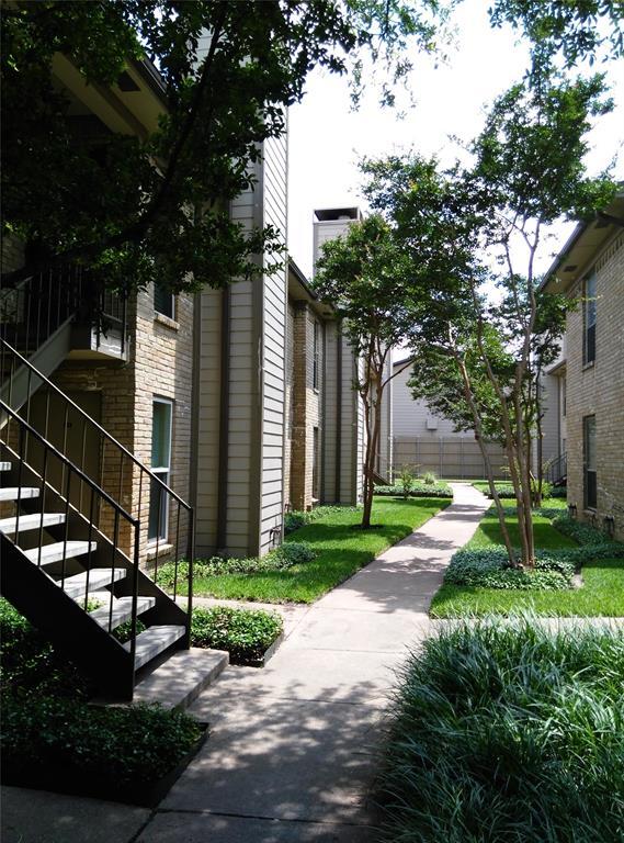 Primary Photo - 10650 Steppington Dr